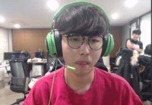其中后卫凯