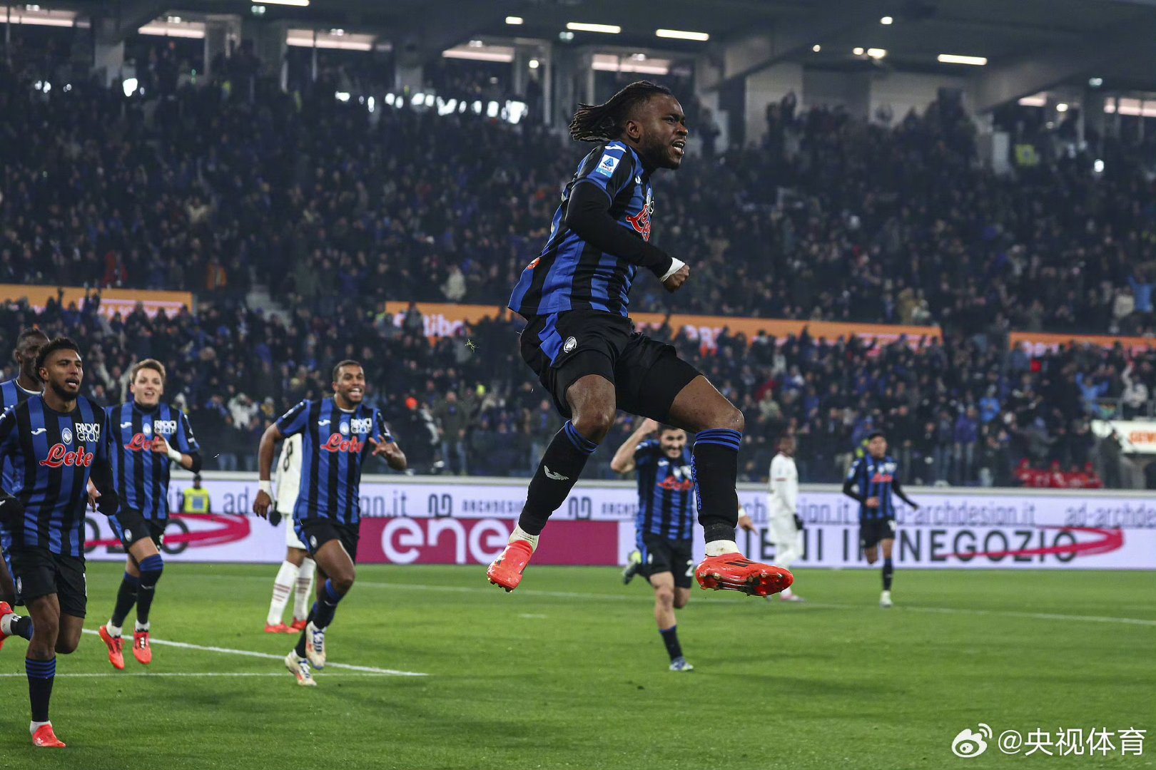 历届英格兰队最佳球员：鲁尼4次获奖，帕尔默之前萨卡蝉联