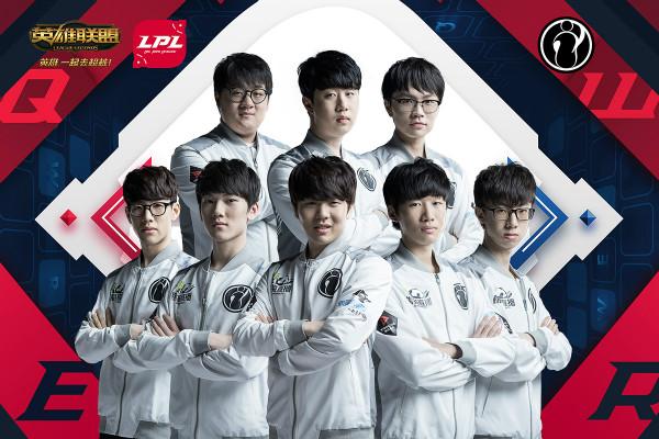 张开双臂冲 张开双臂冲